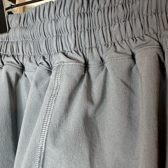 Lululemon Rhino Grey Hotty Hot HR Size 0 - RARE - Picture 3 of 5